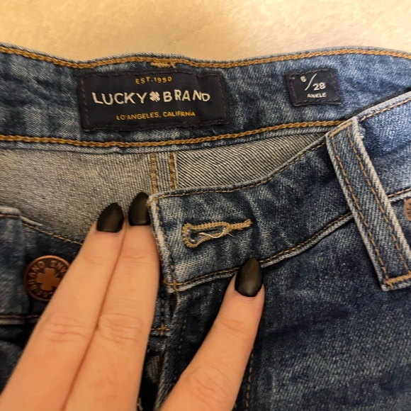 Lucky brand straight jeans. 90s fashion. The absolute cutest fit. - Picture 2 of 3